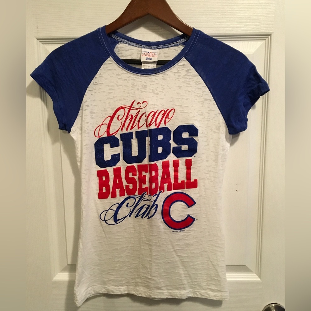 EUC Chicago Cubs Burnout Tee. Size M juniors